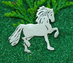 Tierschmuck-Pin , Motiv Friesenpferd in 925/Silber